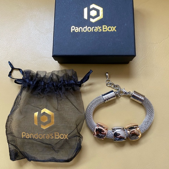Pandora’s box Jewelry - Pandora’s Box Cube Charm Metal Mesh Bracelet